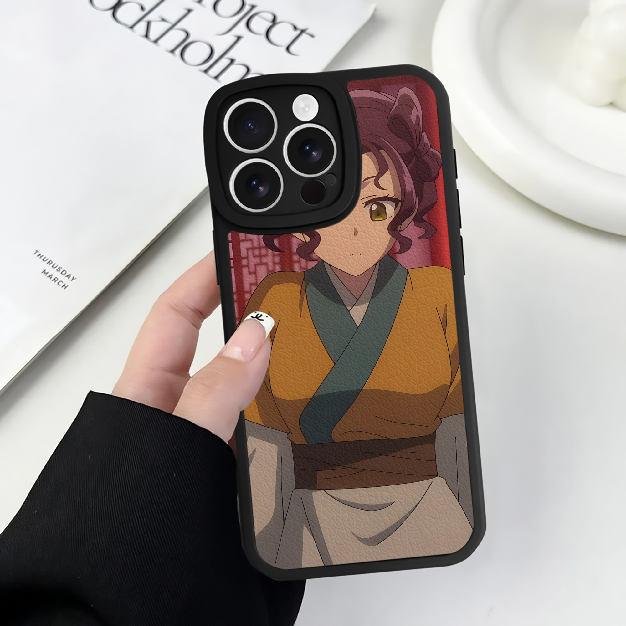 （画像用） 薬屋のひとりごと The Apothecary Diaries 【iPhone 16シリーズ対応】シリコンスマホケース（レザー調） 材質：シリコン